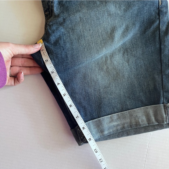 Kimi+Kai Maternity Over Belly 9” Bermuda Jean Shorts Abbie Rolled Cuff 30 10 - Picture 6 of 7